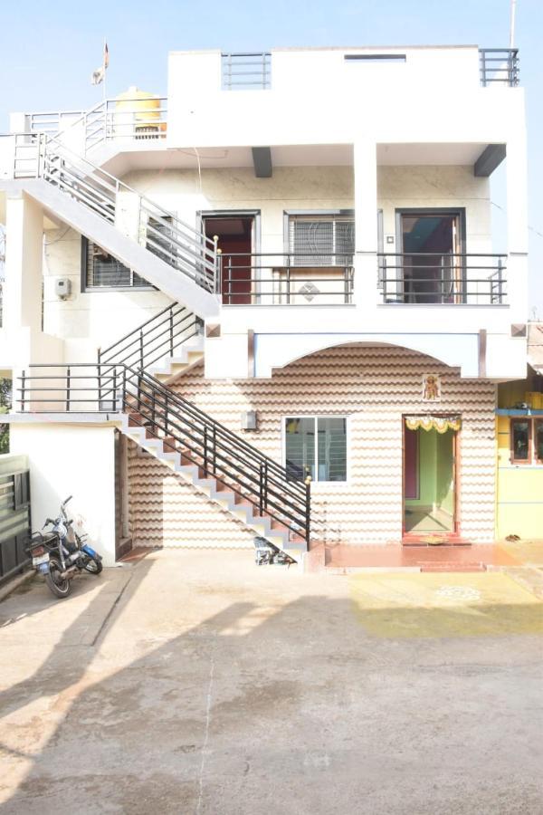 Coconut Homestay Hampi Buitenkant foto