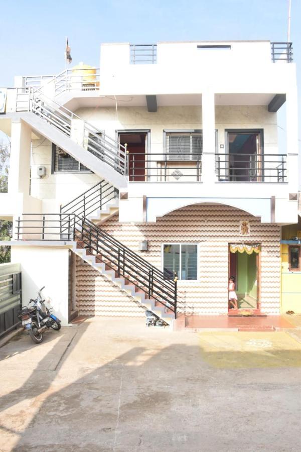 Coconut Homestay Hampi Buitenkant foto